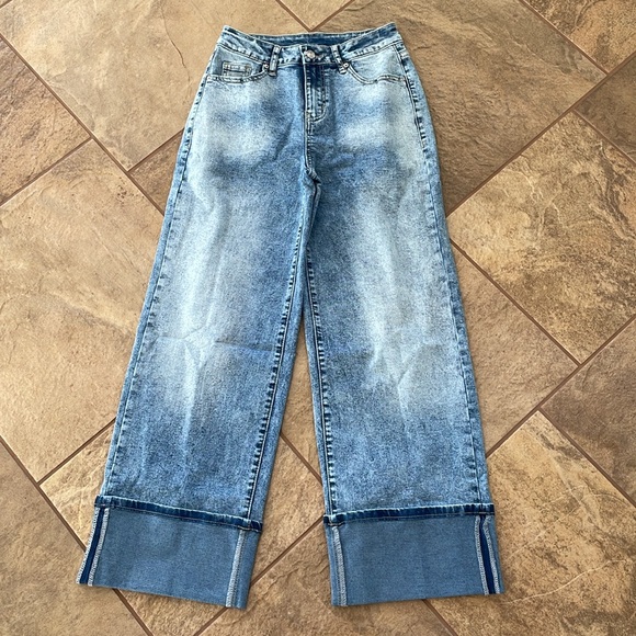 Myosotis High Rise Cuffed Jeans - Picture 15 of 16